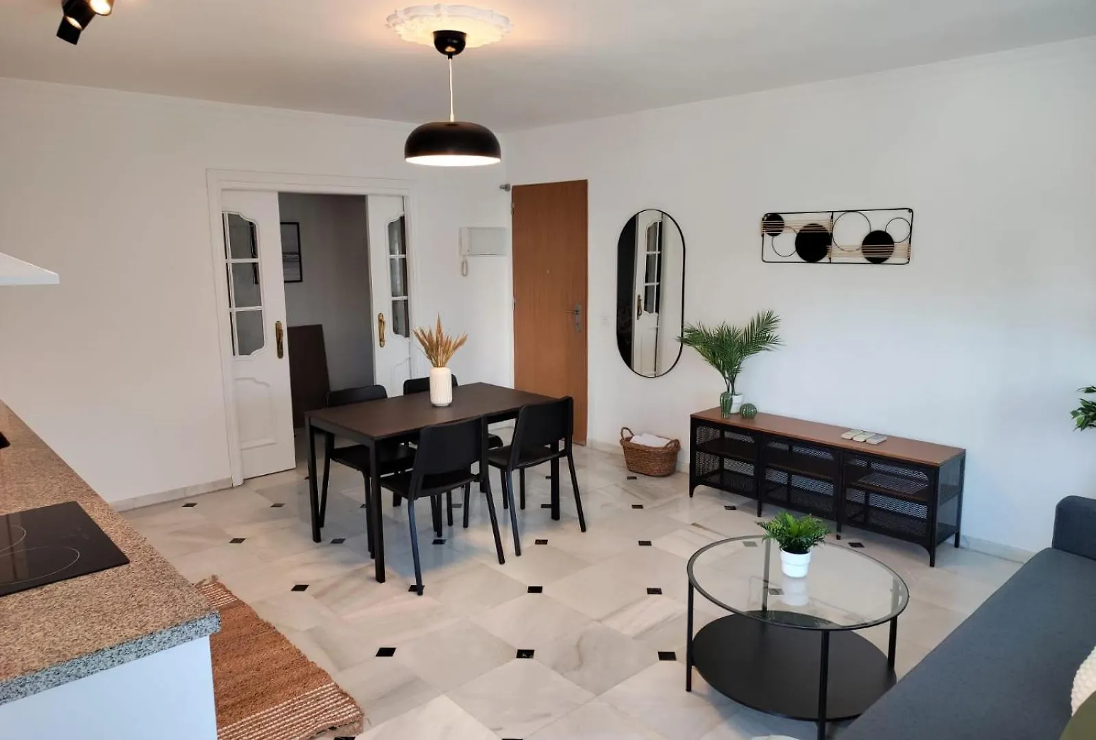 Wintowinrentals Your Home Steps From The Center Malaga Apartment