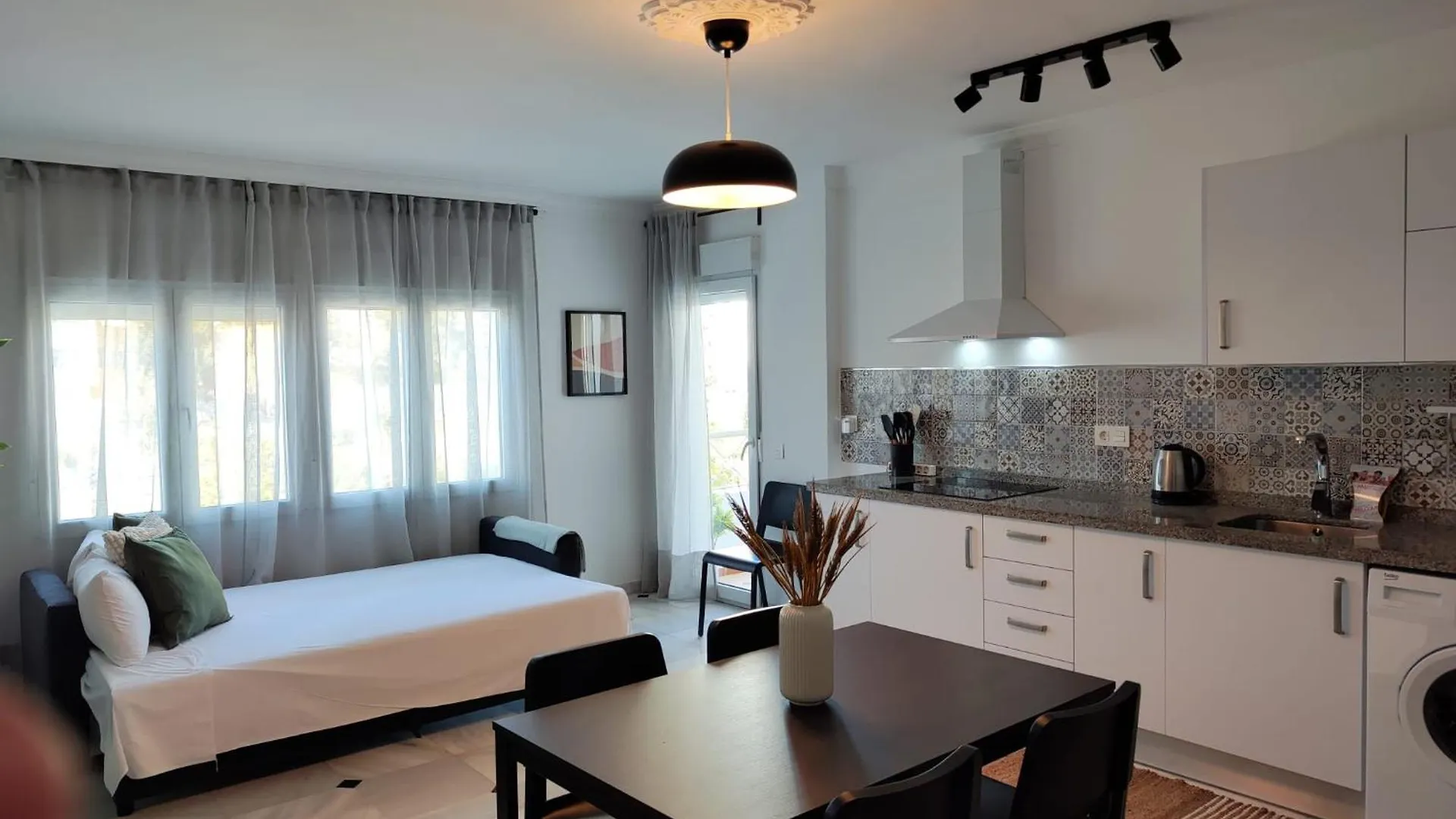 Wintowinrentals Your Home Steps From The Center Malaga Spain